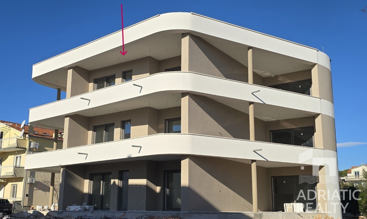 Vodice, stan na odlični lokaciji, 2 minute hoje do Modre plaže