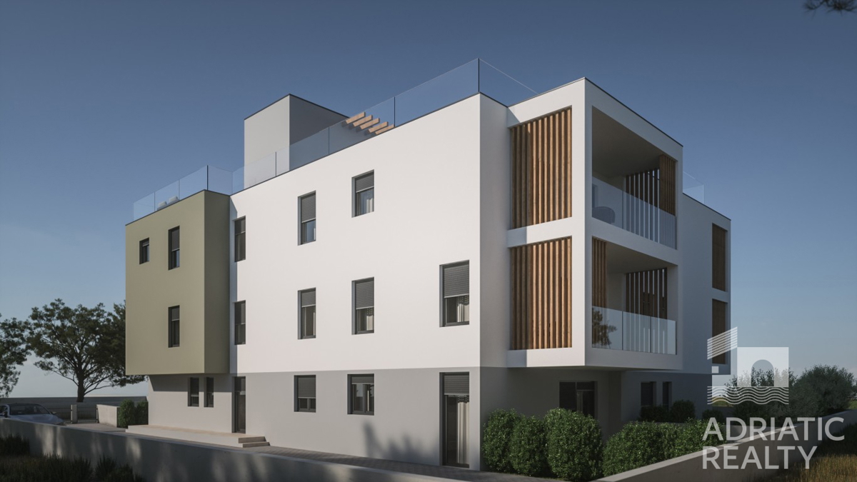 Vodice, novogradnja, enoprostanovanjski apartma v pritličju, 600 m od plaže