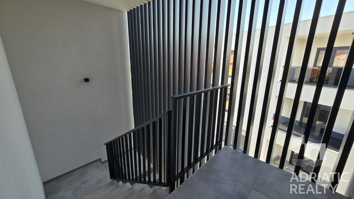 Vodice, prostoren dvosoben stanovanje 600 m od plaže