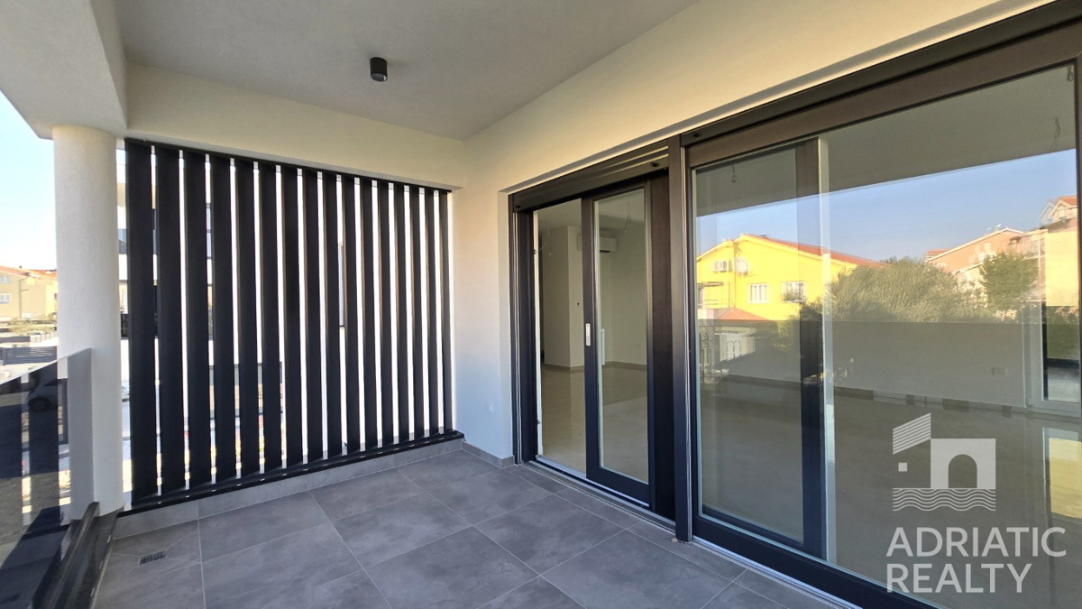 Vodice, prostoren dvosoben stanovanje 600 m od plaže