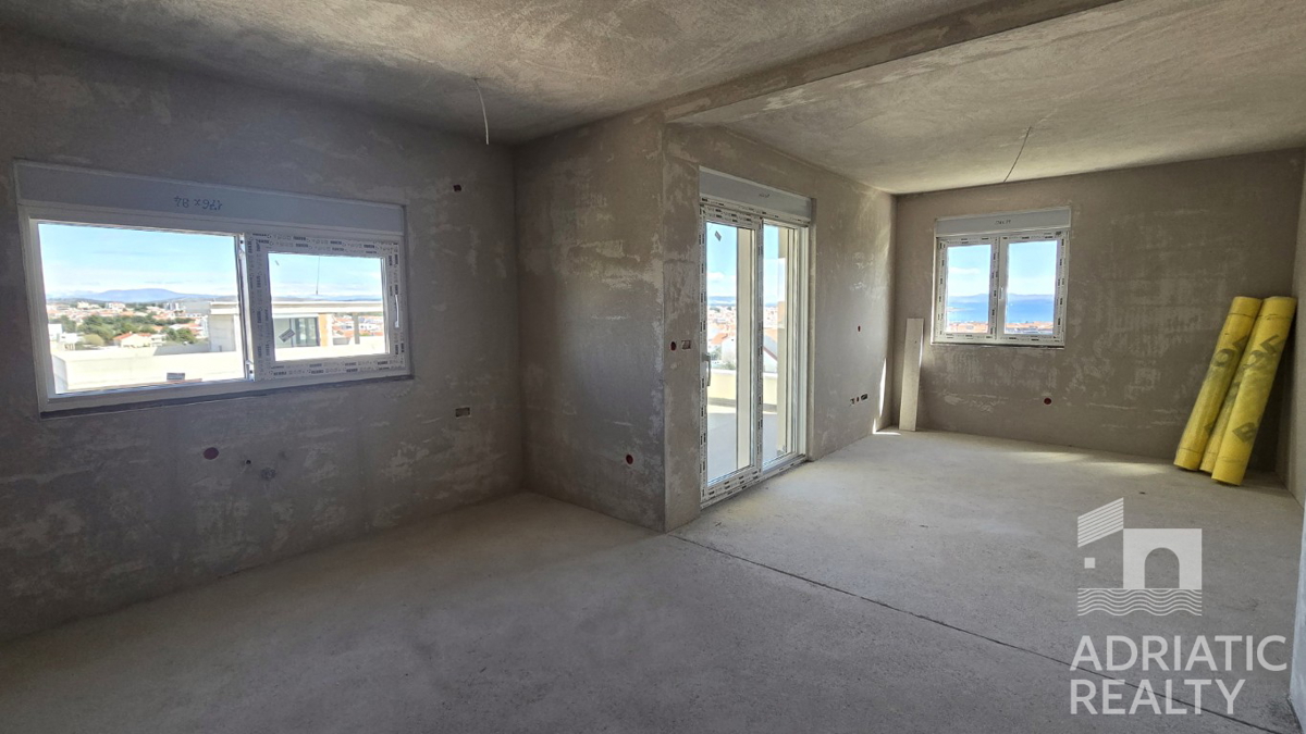 Vodice, enoprostorska stanovanje z vrtom na lepi lokaciji