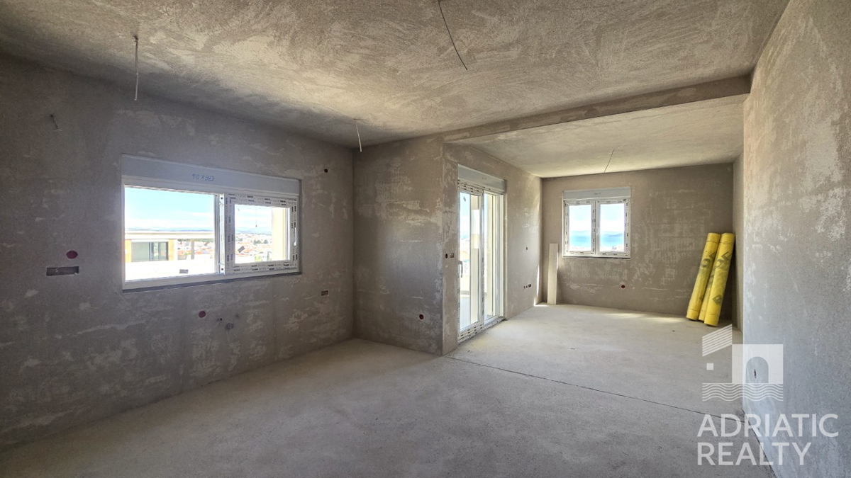 Vodice, enoprostorska stanovanje z vrtom na lepi lokaciji