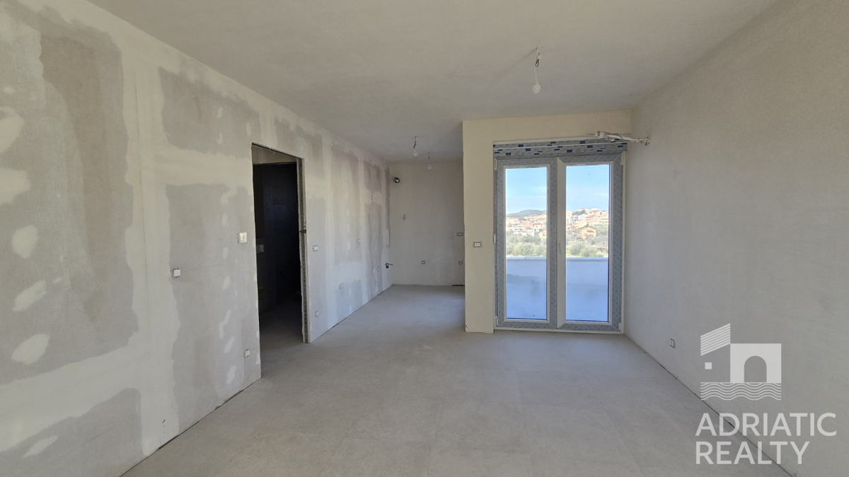 Grebaštica, moderno opremljeno stanovanje z razgledom na morje, le 300 m od plaže!