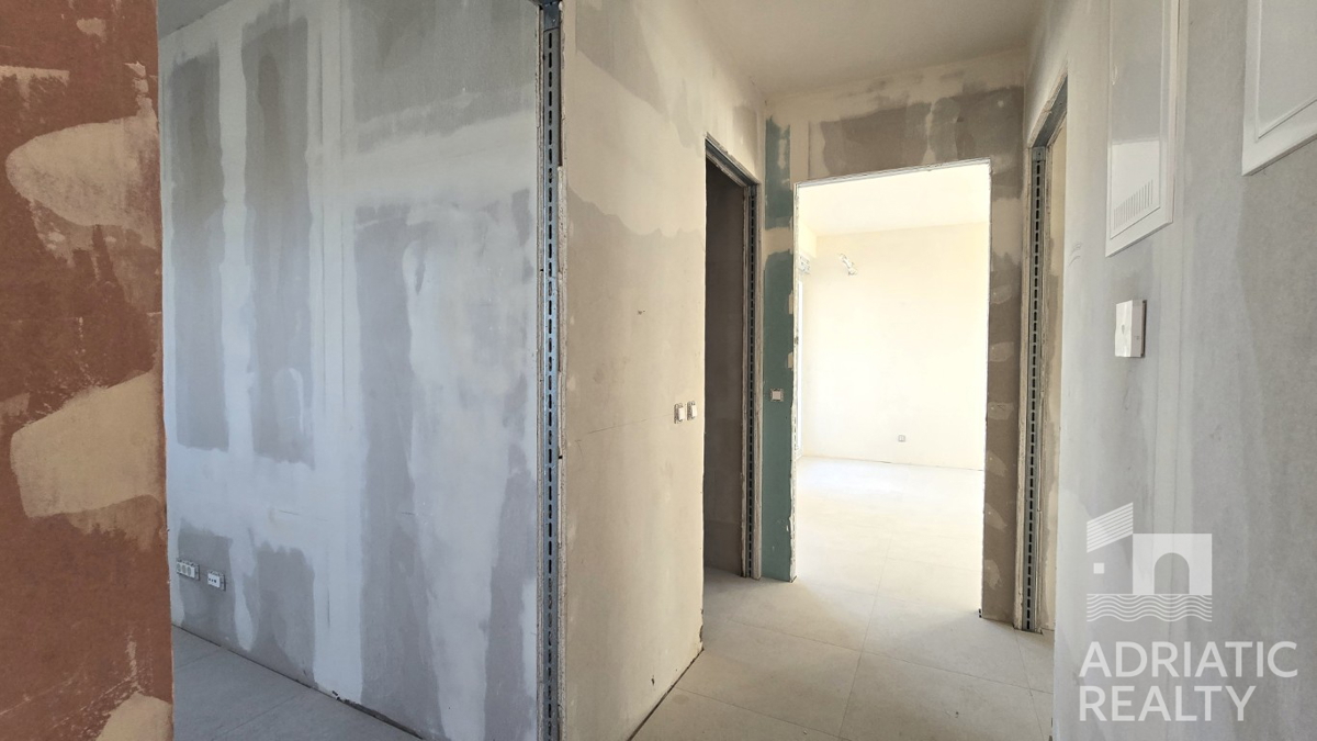 Grebaštica, moderno opremljeno stanovanje z razgledom na morje, le 300 m od plaže!