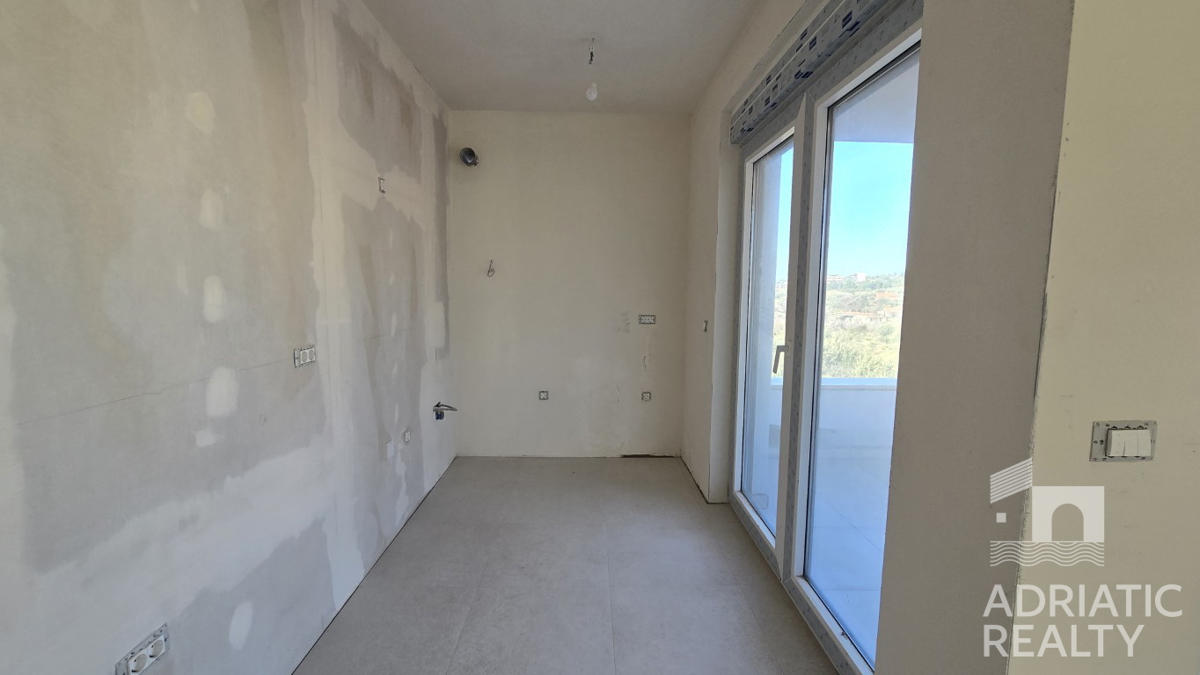 Grebaštica, moderno opremljeno stanovanje z razgledom na morje, le 300 m od plaže!