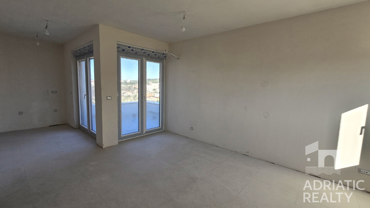 Grebaštica, moderno opremljeno stanovanje z razgledom na morje, le 300 m od plaže!