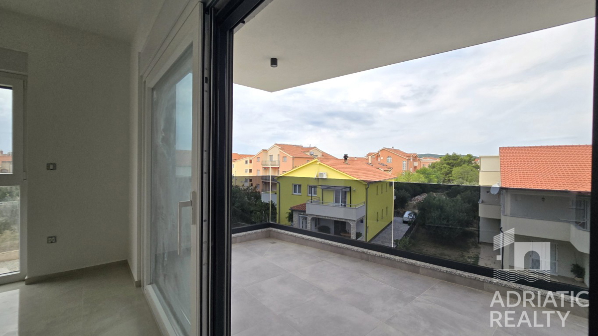 Vodice, sodoben dvosobni stanovanje na mirni lokaciji