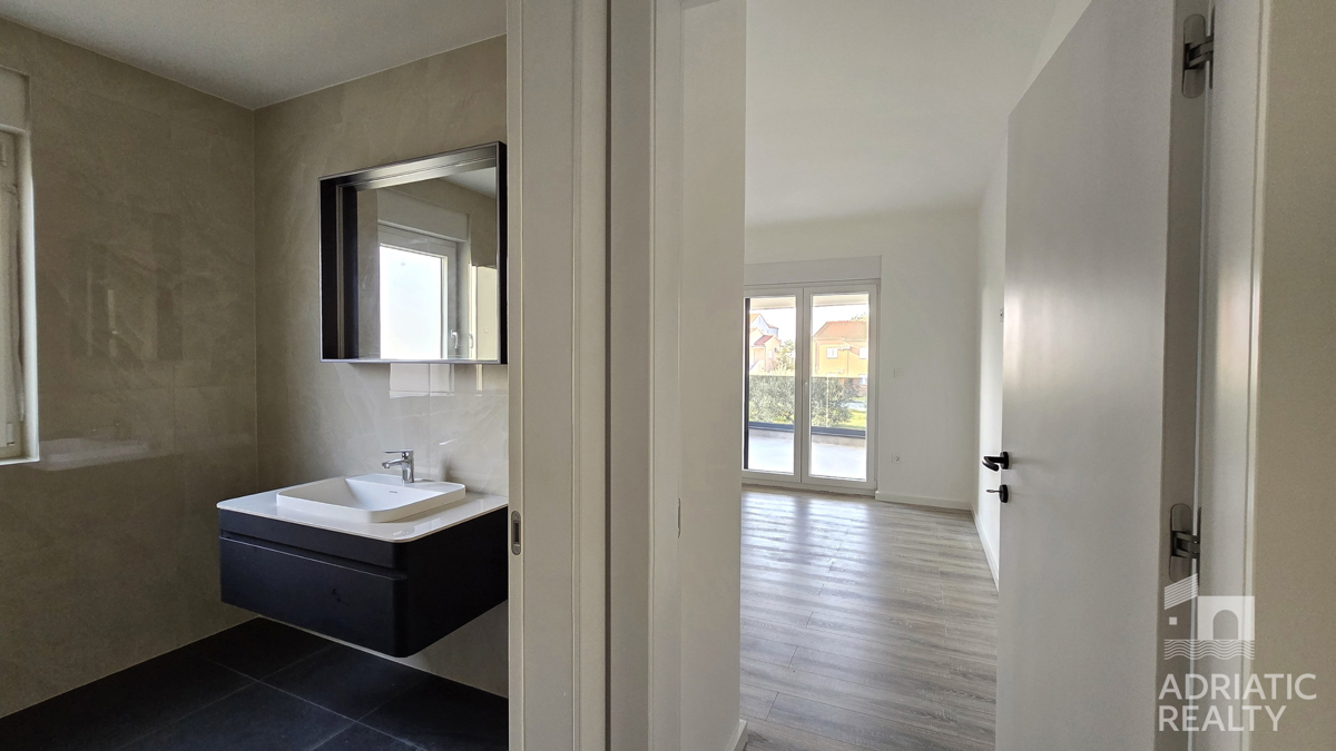 Vodice, sodoben dvosobni stanovanje na mirni lokaciji