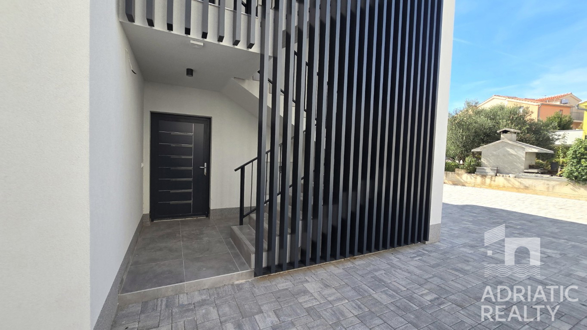 Vodice, sodoben dvosobni stanovanje na mirni lokaciji