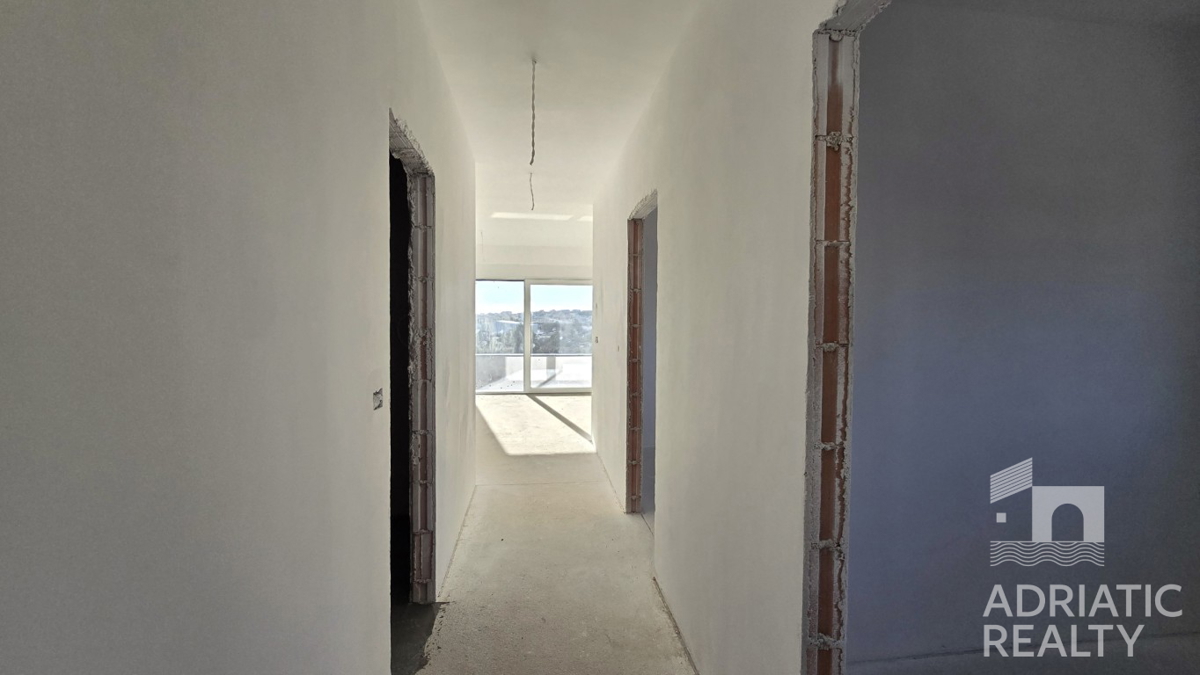 Vodice, moderni dvoetažni apartma s pogledom na morje, 110,31 m2