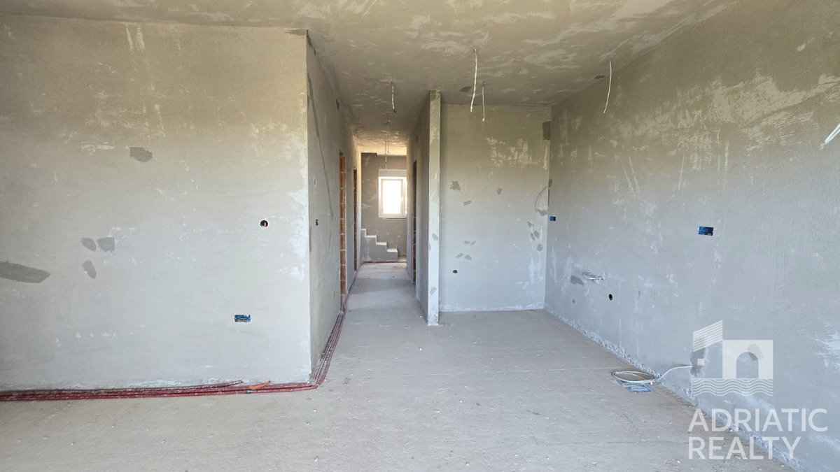 Vodice, moderni dvoetažni apartma s pogledom na morje, 110,31 m2
