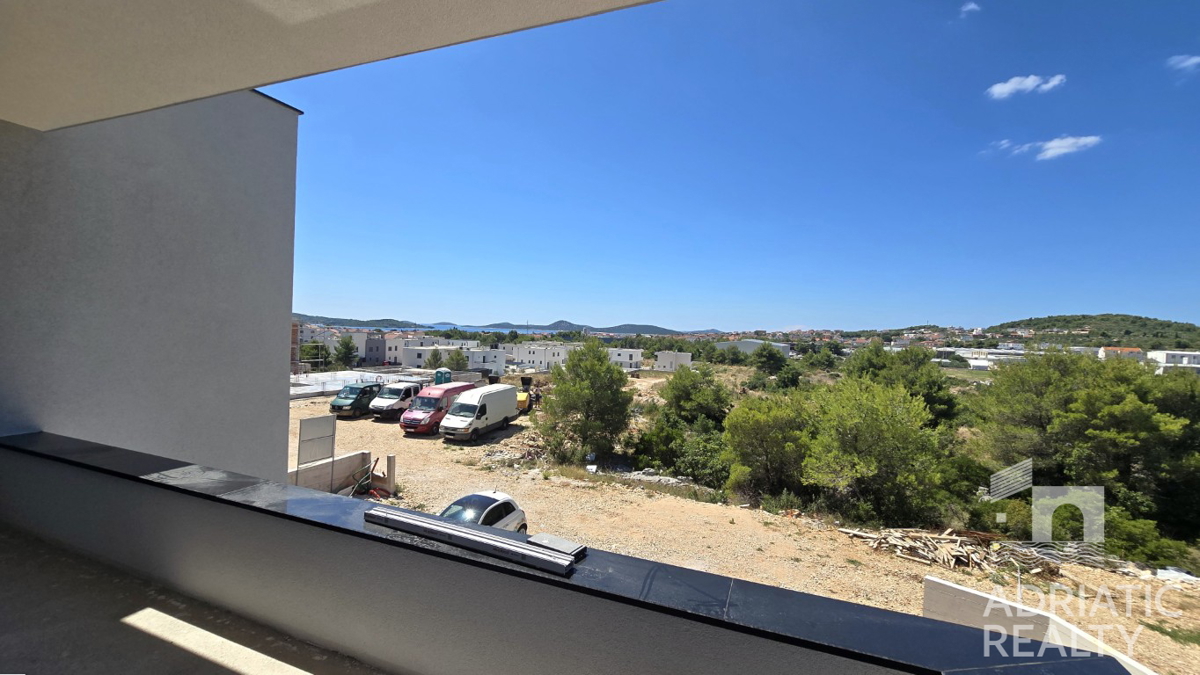 Vodice, moderni dvoetažni apartma s pogledom na morje, 110,31 m2