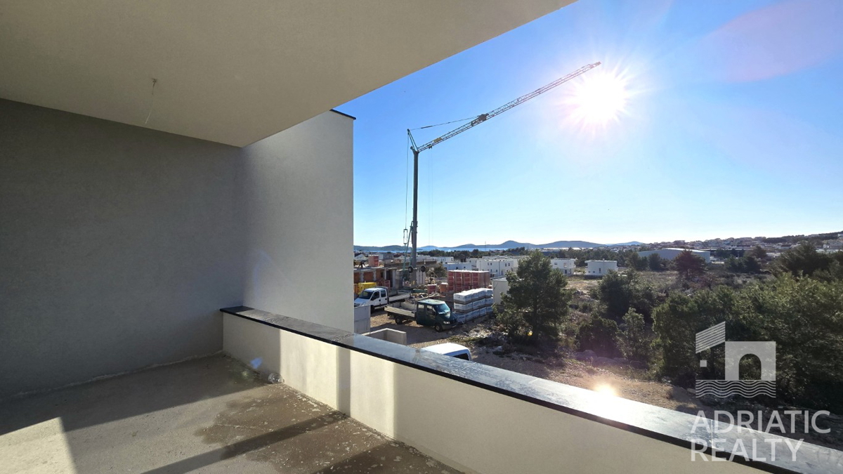 Vodice, moderni dvoetažni apartma s pogledom na morje, 110,31 m2