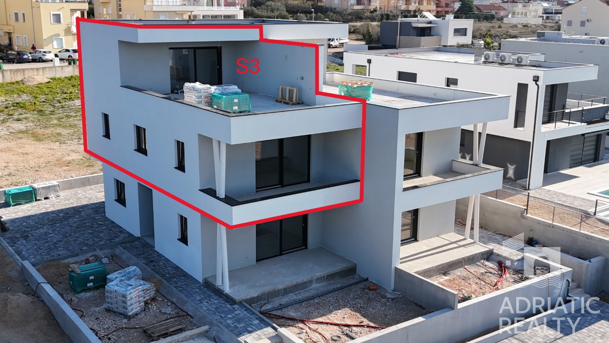 Vodice, moderni dvoetažni apartma s pogledom na morje, 110,31 m2