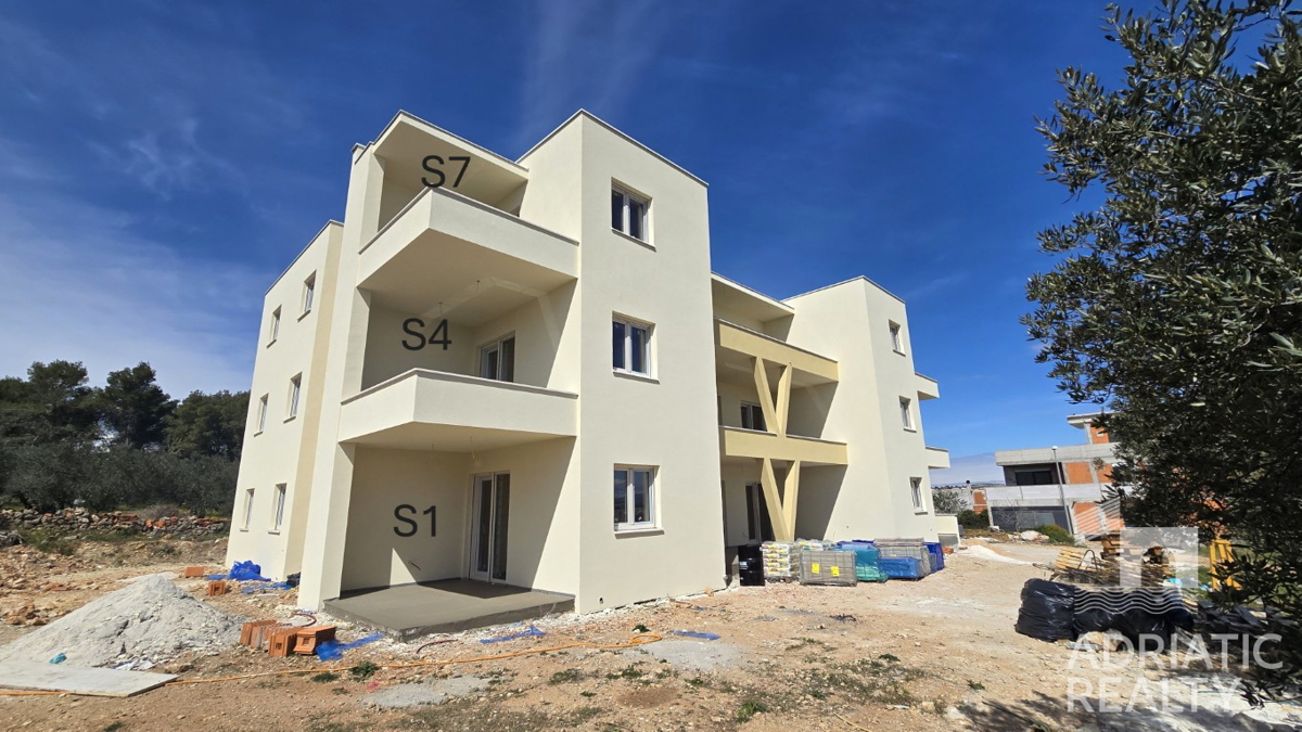 Vodice, dvosobno stanovanje z razgledom na morje