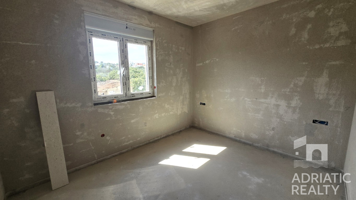 Vodice, dvosobno stanovanje z razgledom na morje