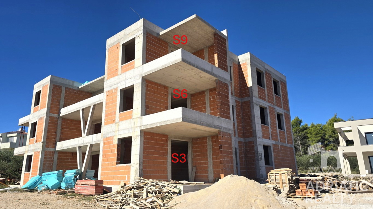 Vodice, dvosobno stanovanje z razgledom na morje