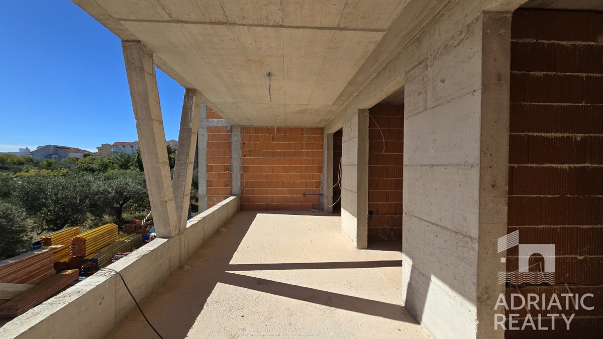 Vodice, dvosobno stanovanje z razgledom na morje