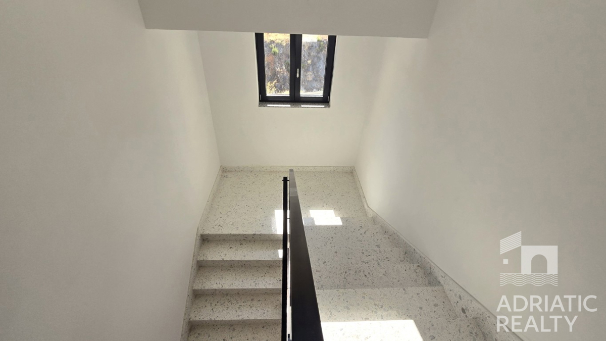 Žaborič, dvosobno ali trisobno penthouse stanovanje z osupljivim pogledom na morje
