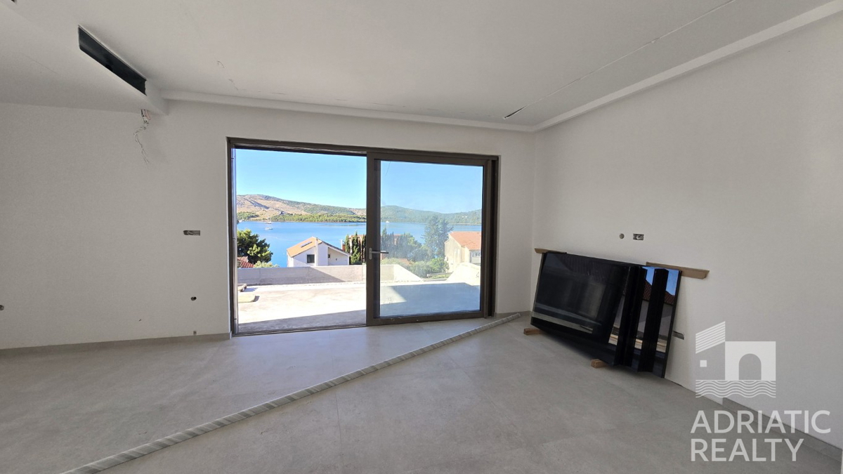 Žaborić, ekskluzivna vila s panoramskim pogledom in bazenom, 150 m od plaže