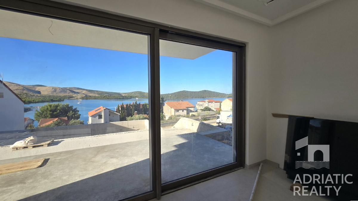 Žaborić, ekskluzivna vila s panoramskim pogledom in bazenom, 150 m od plaže