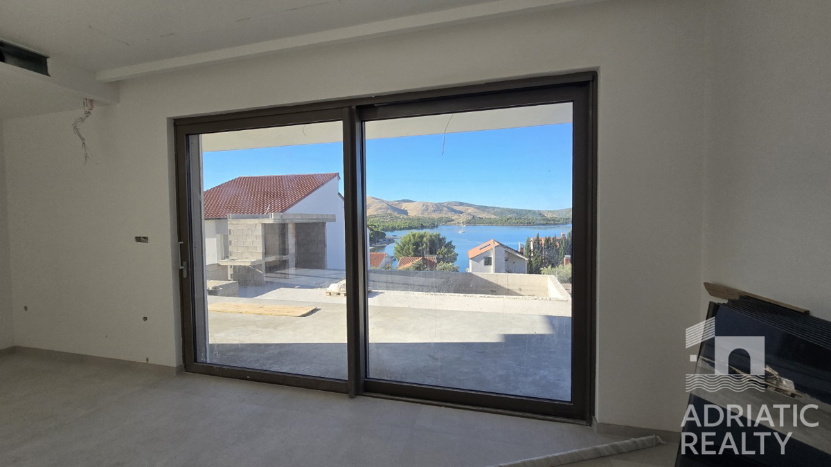 Žaborić, ekskluzivna vila s panoramskim pogledom in bazenom, 150 m od plaže
