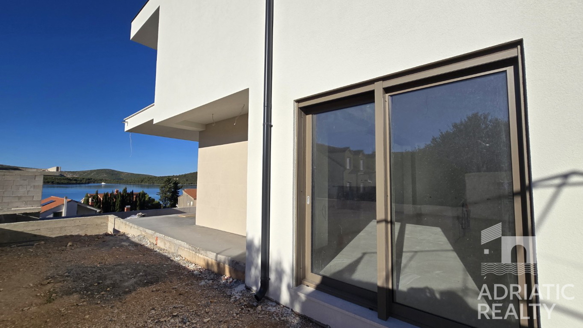 Žaborić, ekskluzivna vila s panoramskim pogledom in bazenom, 150 m od plaže