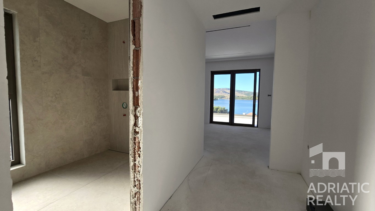 Žaborić, ekskluzivna vila s panoramskim pogledom in bazenom, 150 m od plaže
