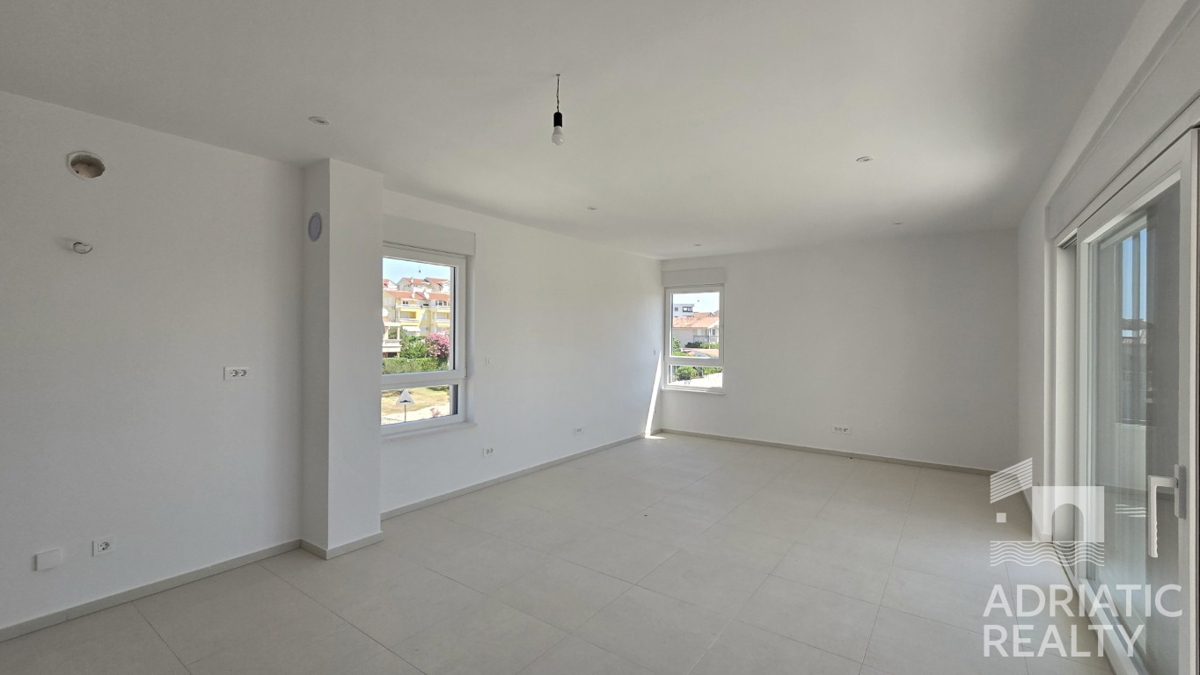 Vodice, dvosobno stanovanje s pogledom na morje