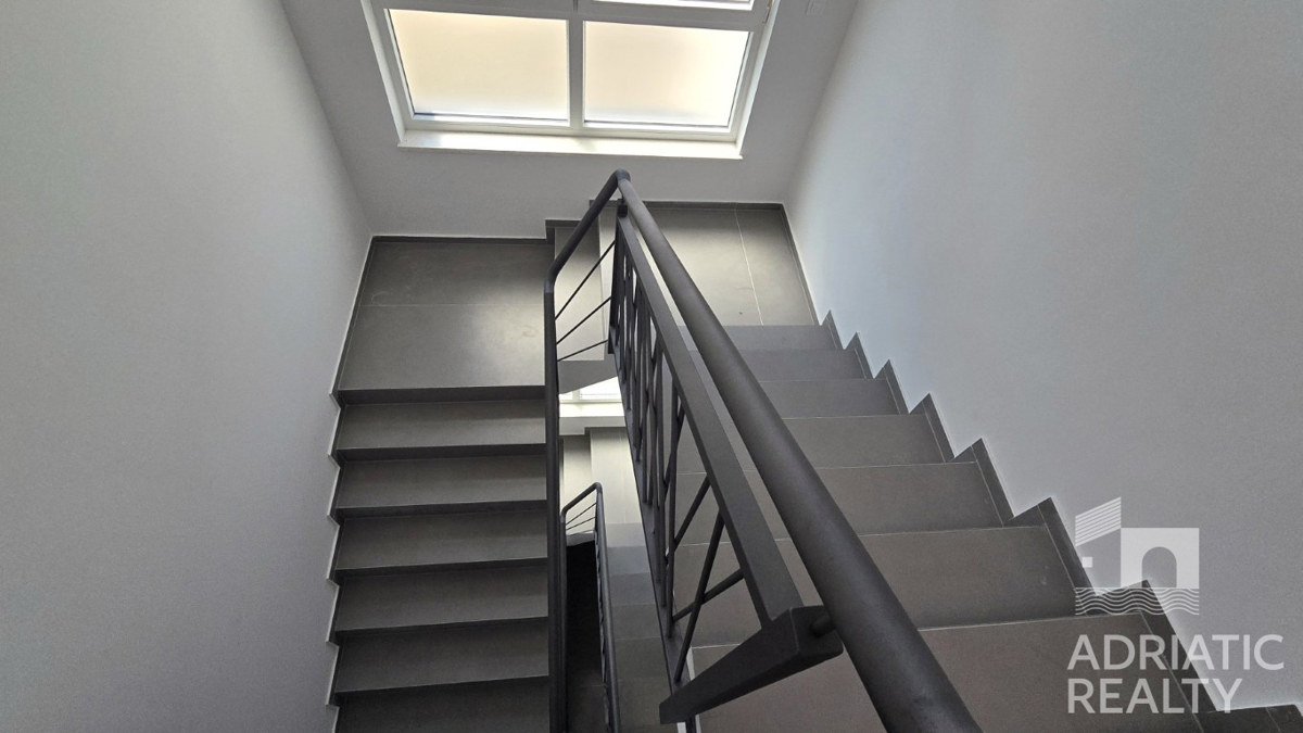 Vodice, dvosobno stanovanje s pogledom na morje