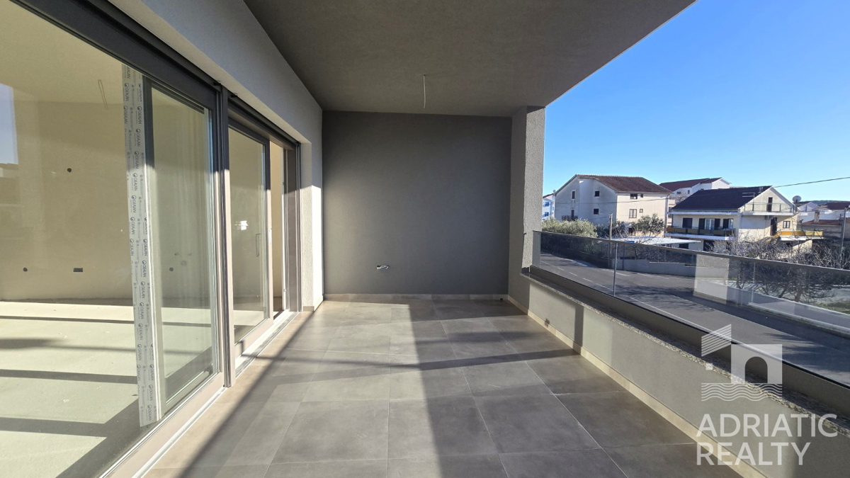 Srima, novogradnja, stanovanje s tremi spalnicami v bližini plaže