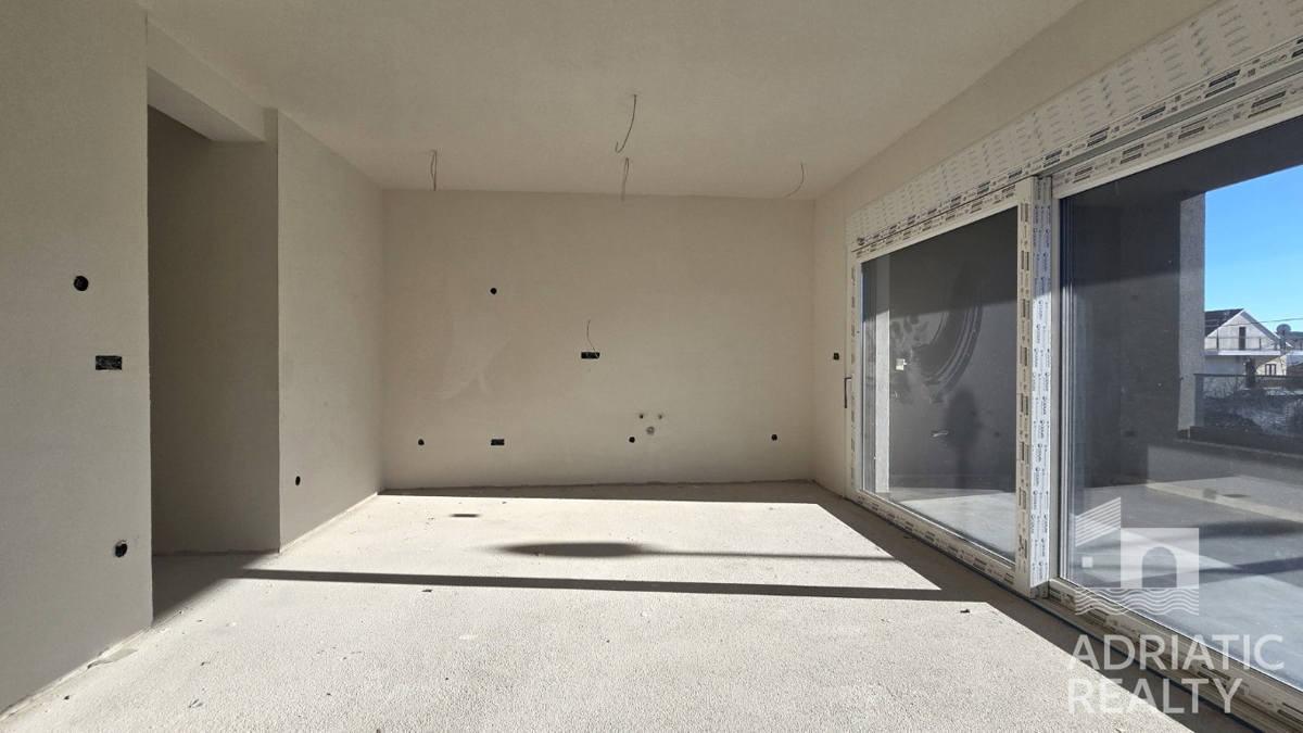 Srima, novogradnja, stanovanje s tremi spalnicami v bližini plaže