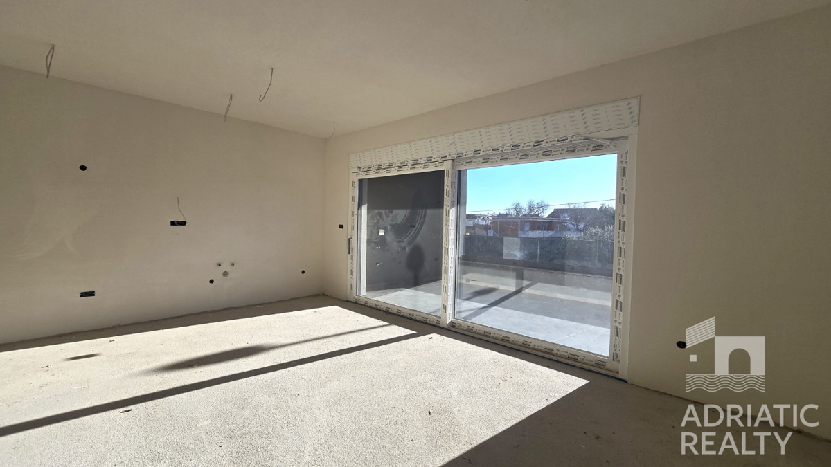 Srima, novogradnja, stanovanje s tremi spalnicami v bližini plaže