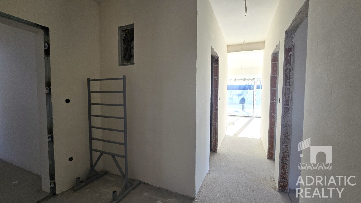 Srima, novogradnja, stanovanje s tremi spalnicami v bližini plaže