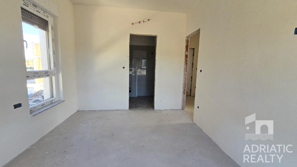 Srima, novogradnja, stanovanje s tremi spalnicami v bližini plaže