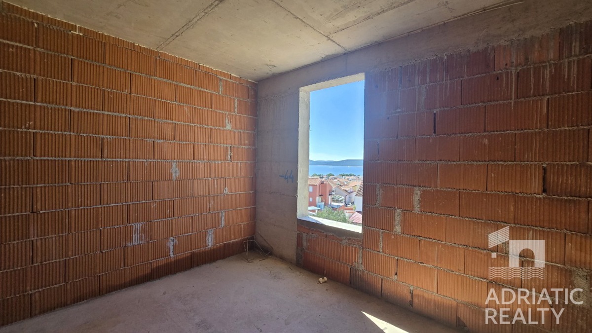 Vodice, stanovanje z dvema spalnicama in pogledom na morje