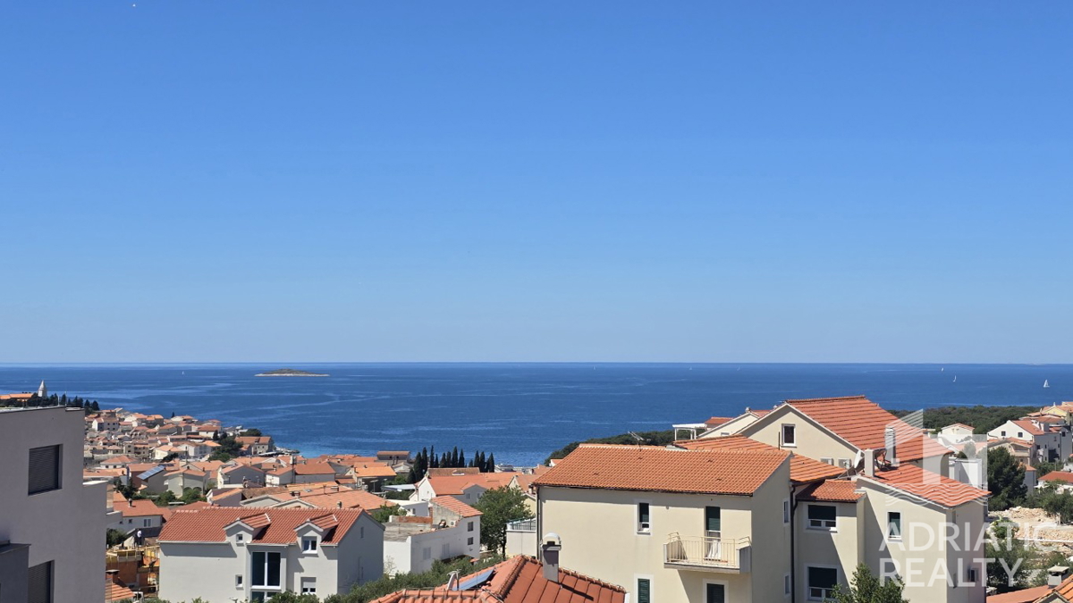 Primošten, dvonadstropno stanovanje s panoramskim pogledom na morje