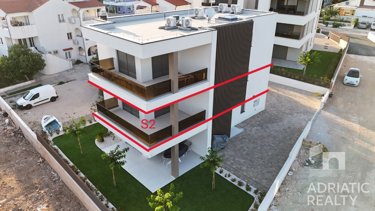 Vodice, sodoben triosobni apartma v bližini plaže, pogled na morje