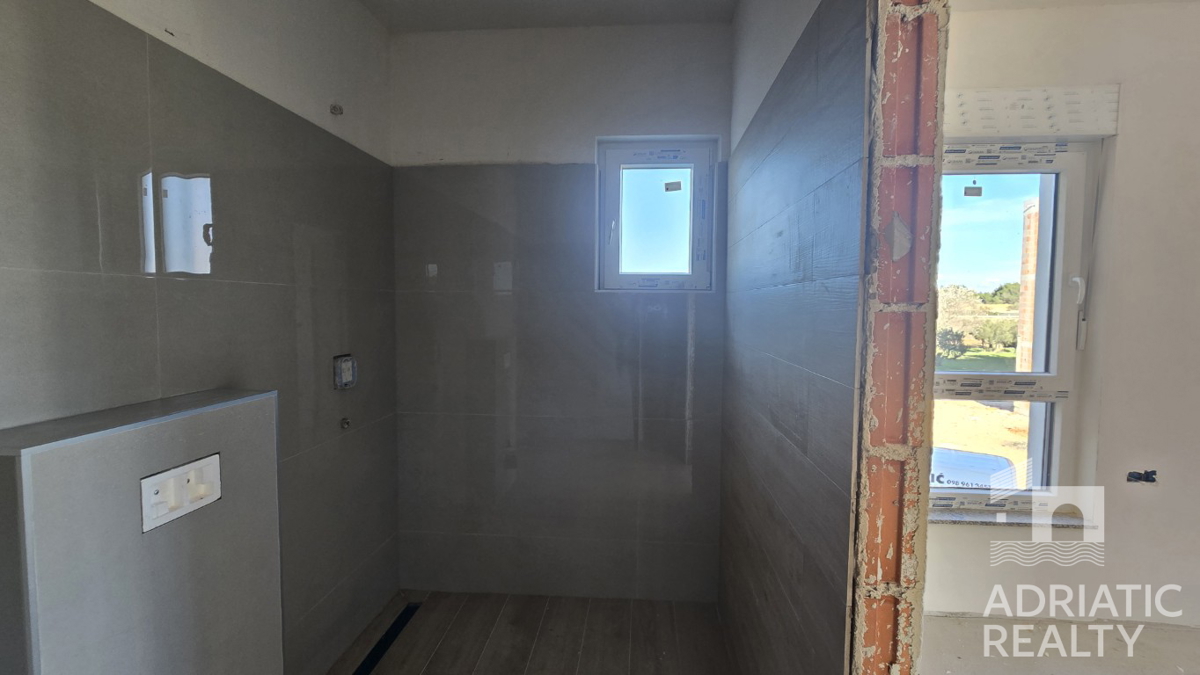 Srima, novogradnja, stanovanje s tremi spalnicami v bližini plaže