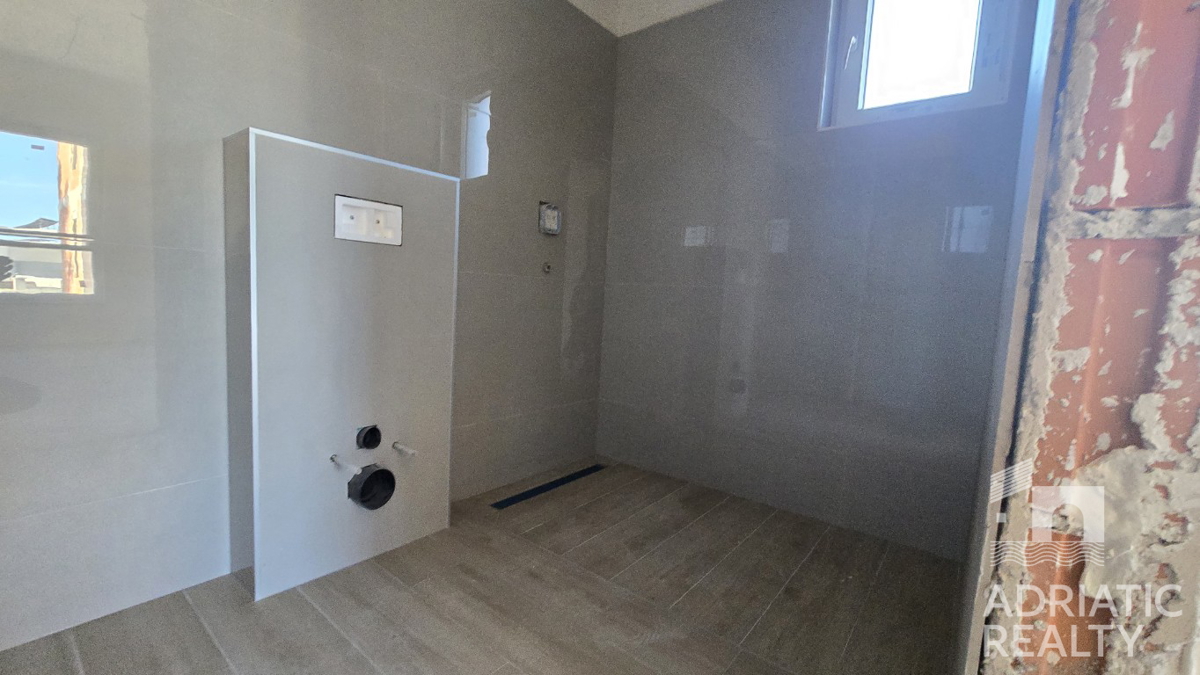 Srima, novogradnja, stanovanje s tremi spalnicami v bližini plaže