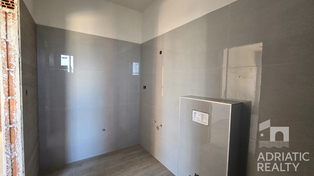 Srima, novogradnja, stanovanje s tremi spalnicami v bližini plaže