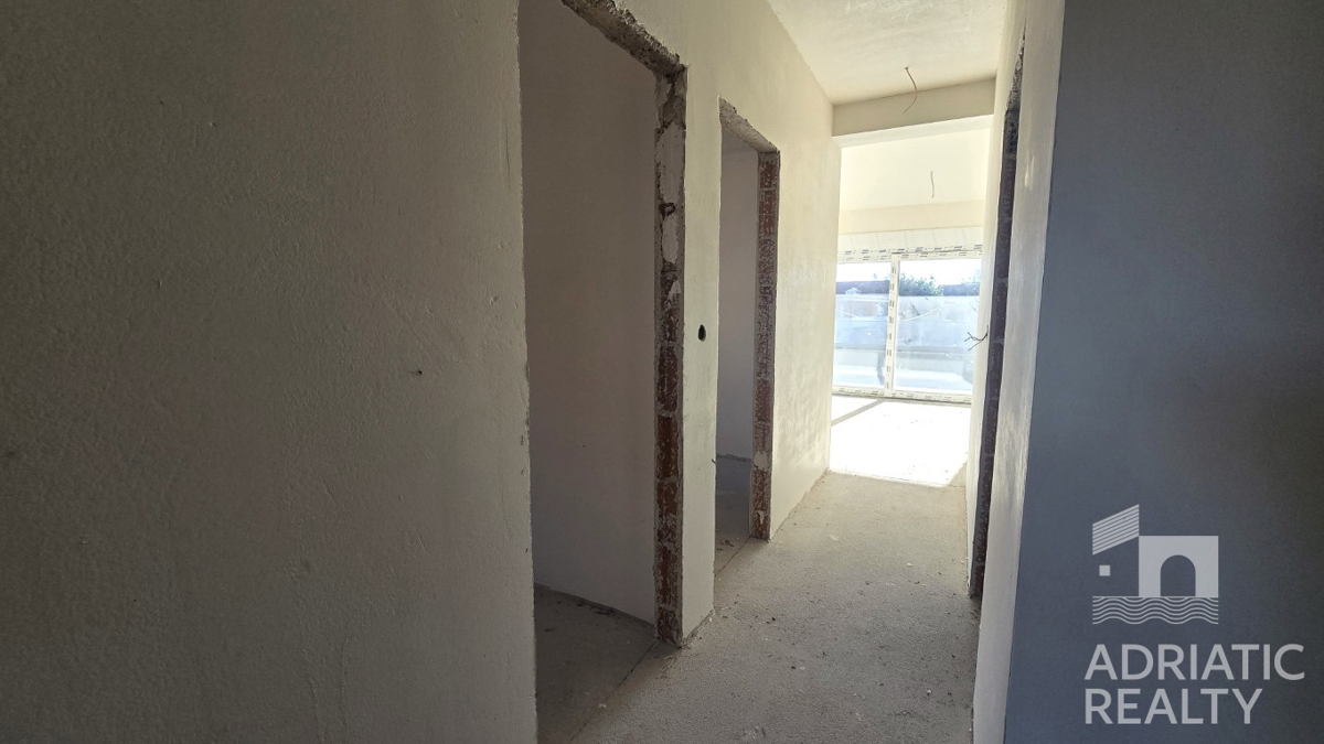 Srima, novogradnja, stanovanje s tremi spalnicami v bližini plaže