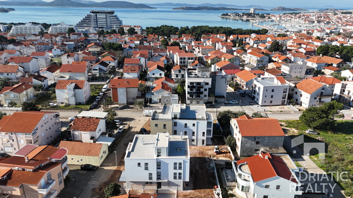 Vodice, novogradnja, dvosobno stanovanje z vrtom