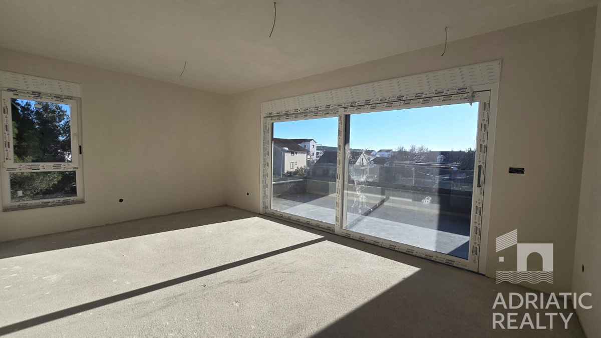 Srima, novogradnja, stanovanje s tremi spalnicami v bližini plaže