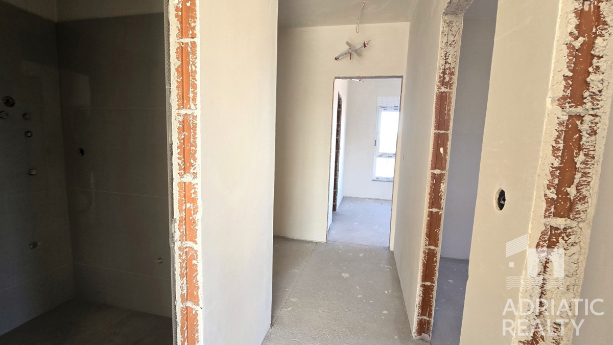 Srima, novogradnja, stanovanje s tremi spalnicami v bližini plaže