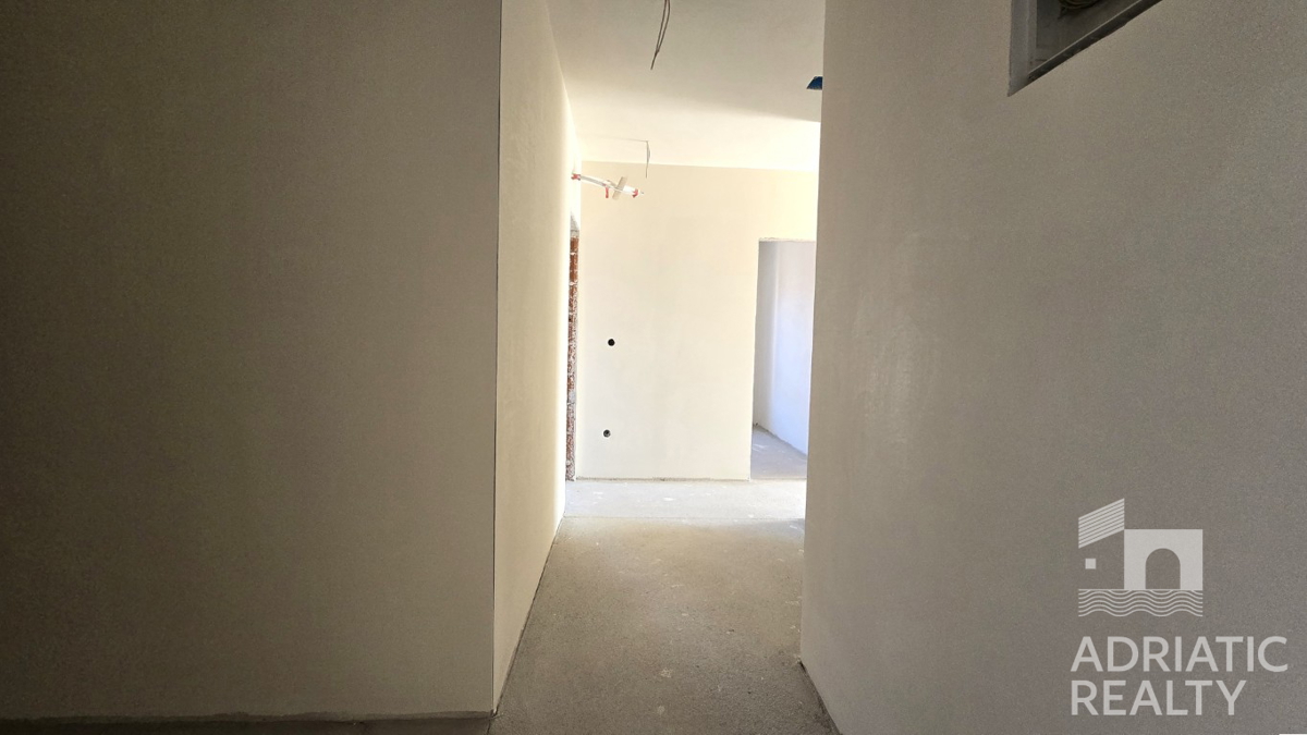 Srima, novogradnja, stanovanje s tremi spalnicami v bližini plaže