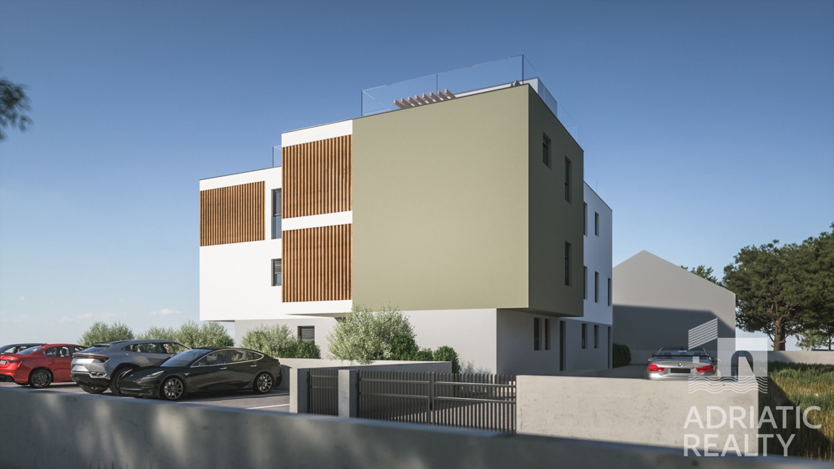 Vodice, novogradnja, enoprostanovanjski apartma v pritličju, 600 m od plaže