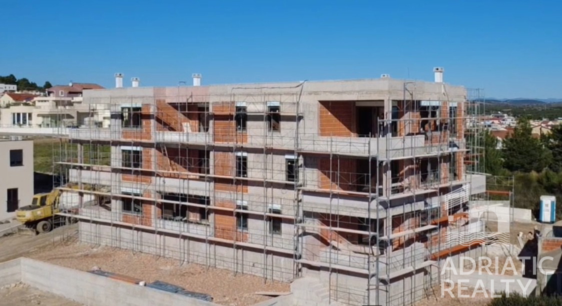 Vodice, čudovit trisobni apartma s panoramskim pogledom na morje