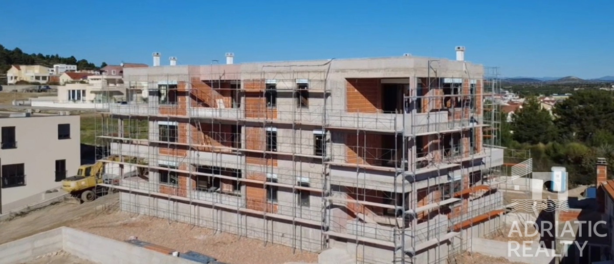 Vodice, stanovanje z dvema spalnicama in pogledom na morje