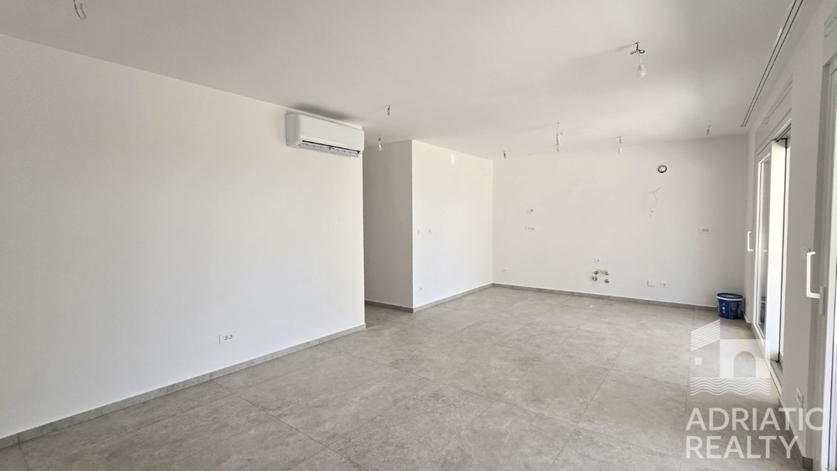 Tribunj, pritlični apartma z dvema spalnicama